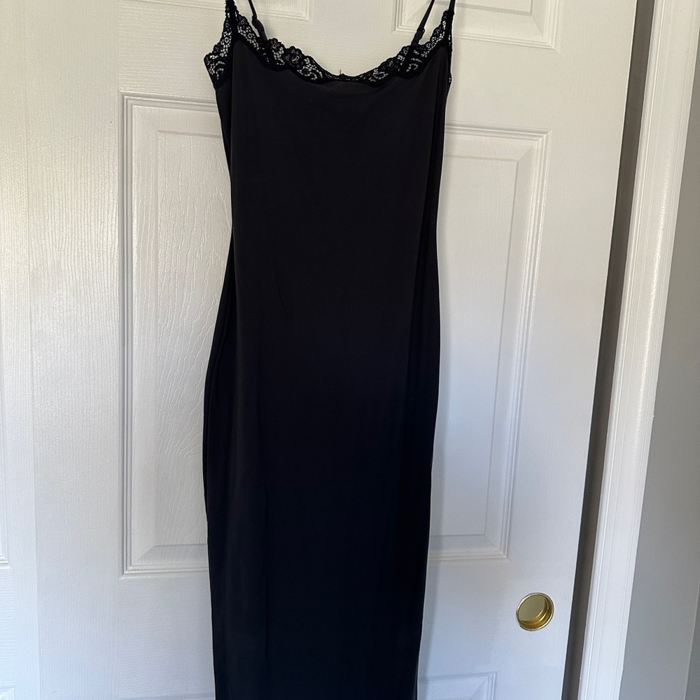 Elegant Black Lace Trim Dress. Skims. Site 7